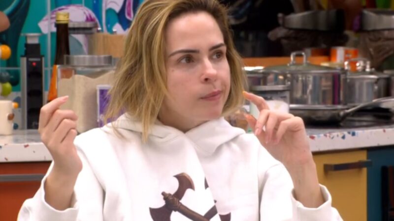 ‘BBB 26’: Ana Paula opina sobre postura de Sarah em embates: ‘Não tem coragem’