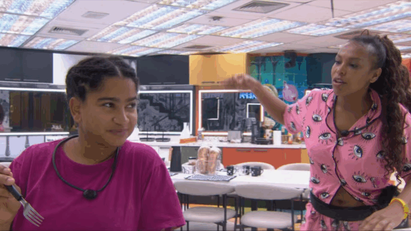 ‘BBB 26’: Antes de partir para cima de Ana Paula, Sol chamou Milena de ‘retardada’