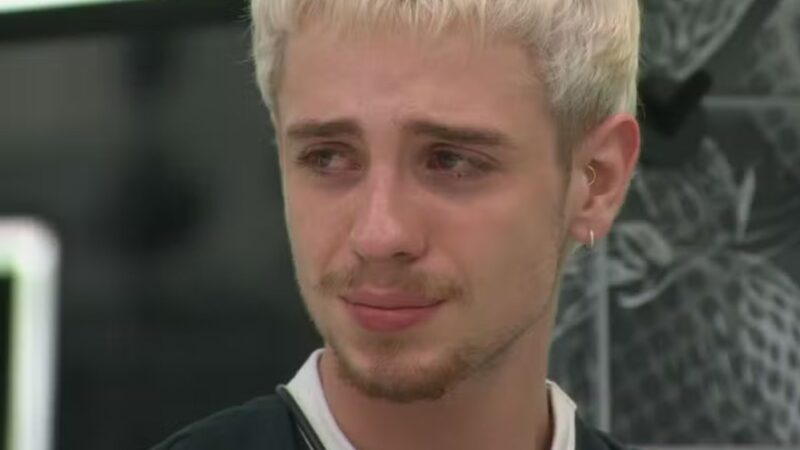 ‘BBB 26’: Após treta, Juliano chora e revela trauma: ‘Me odeia’