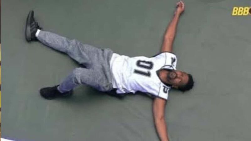 ‘BBB 26’: Boneco passa mal durante Prova do Finalista e pede ajuda da produção