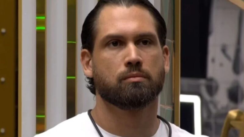 ‘BBB 26’: Brigido analisa amizade de sisters e detona: ‘Está usando’