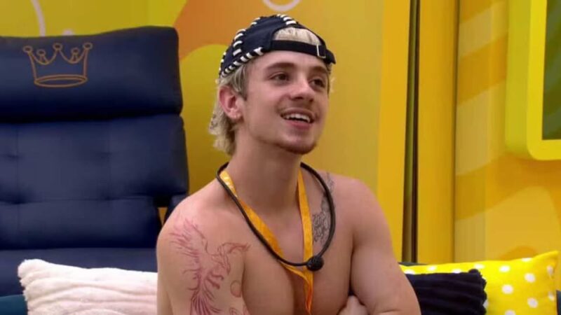 ‘BBB 26’: Juliano Floss espiona conversa de rivais e se choca com assunto: ‘Achei que …’