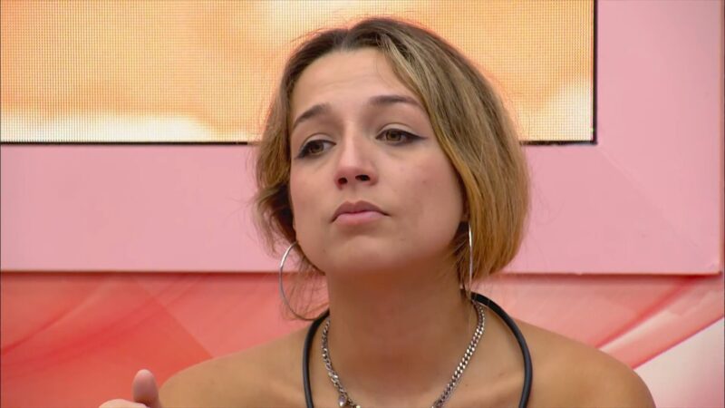 ‘BBB 26’: Samira tira a máscara e faz fofoca pesada para Ana Paula