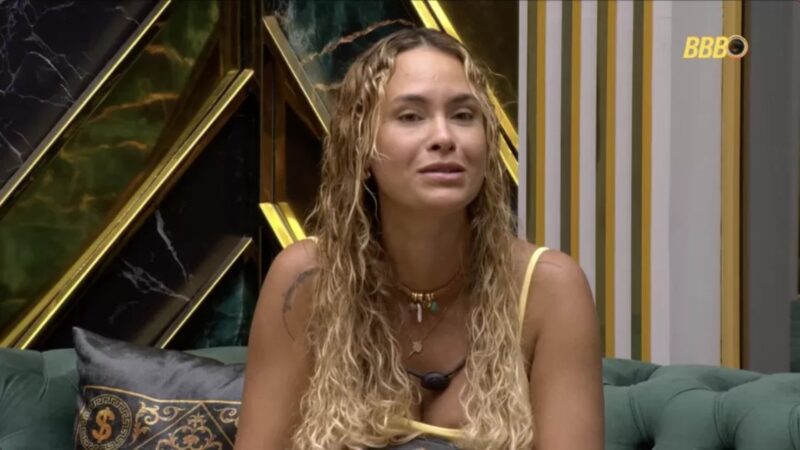 ‘BBB 26’: Sarah canta música de Paula Fernandes e web reage
