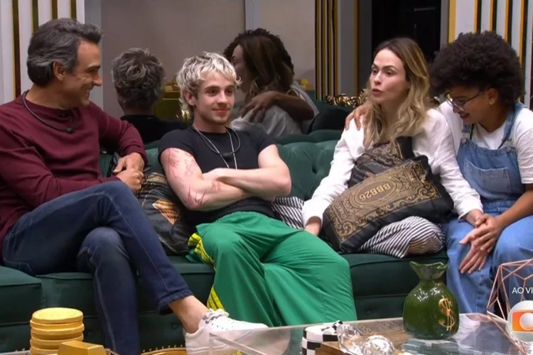 BBB 26: Tadeu entra na casa na véspera da final e emociona os finalistas