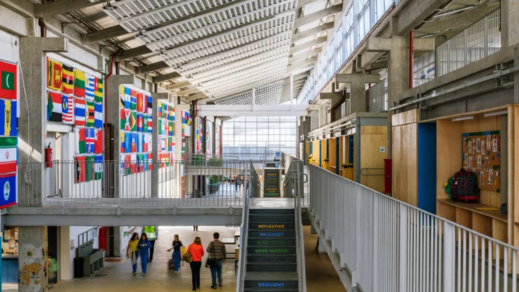 Beacon School se associa a rede britânica de 20 mil alunos para criar passaporte global