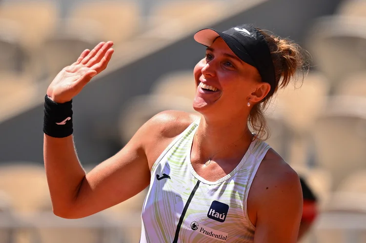 Bia Haddad estreia nas duplas de Roland Garros hoje; veja horário e onde assistir