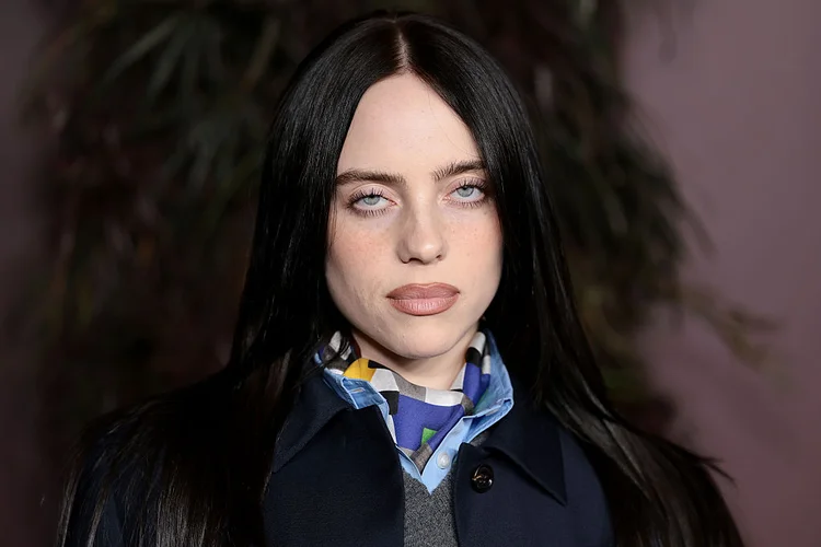 Billie Eilish revela esforço diário para controlar síndrome de Tourette
