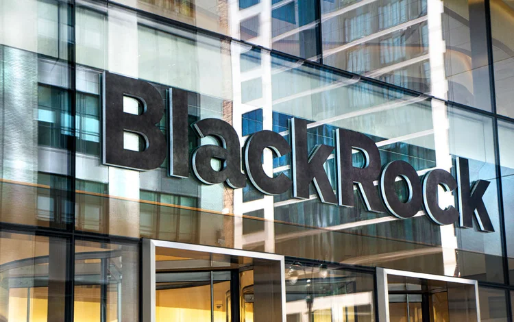 BlackRock lança novo ETF de bitcoin que gera renda mensal