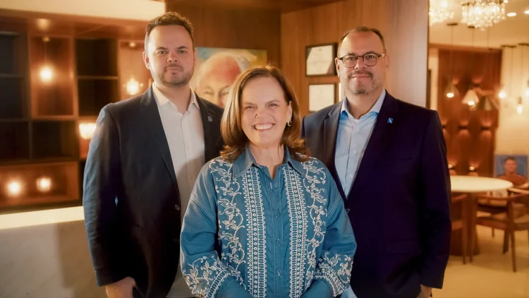 Blumenau Iluminação alcança R$ 400 mi e terceira geração busca luz própria