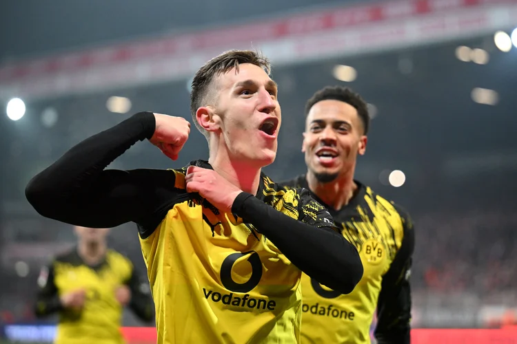 Borussia Dortmund x Eintracht Frankfurt: que horas e onde assistir ao jogo da Bundesliga