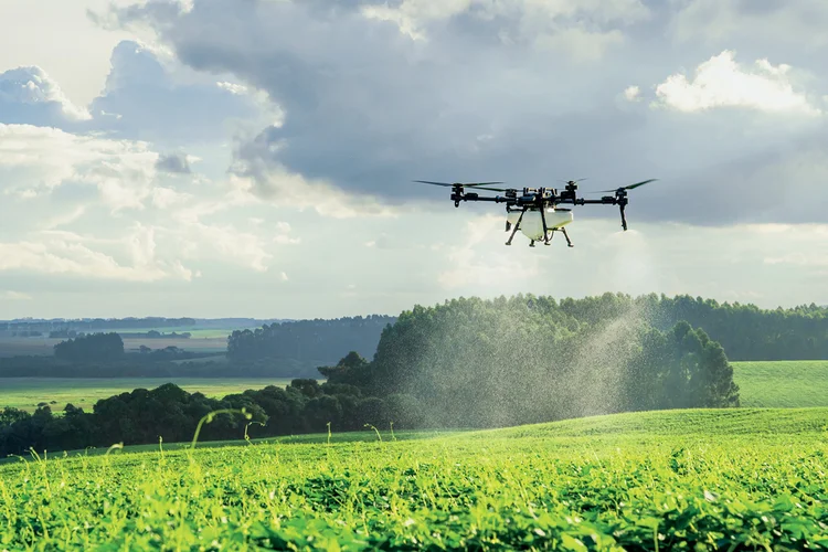 Brasil acelera uso de drones no agronegócio, mas ainda enfrenta riscos