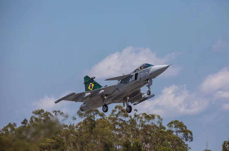 Brasil apresenta F-39E Gripen, 1º caça supersônico produzido no país