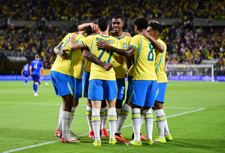 Brasil chega aos EUA com reforços após final da Champions