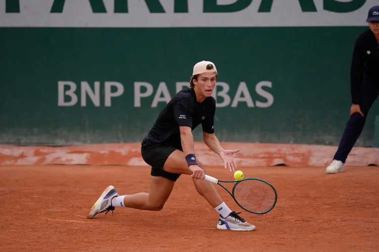 Brasil faz história em Roland Garros juvenil com três tenistas nas quartas