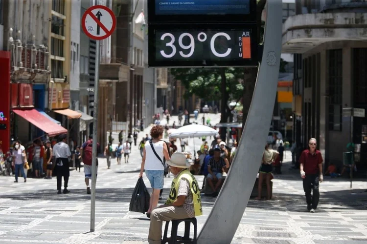 Brasil registra o dobro de horas de risco pelo calor extremo em 70 anos