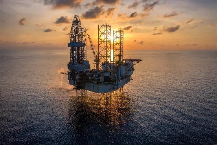 Brasil tem superavit US$ 10,5 bi em abril, com alta de 10,6% na exportação de petróleo