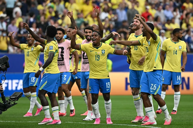 Brasil volta a virar em mata-mata de Copas do Mundo após 24 anos