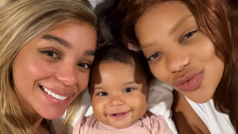 Brunna Gonçalves e Ludmilla revelam perrengue com a filha: ‘Em tudo’