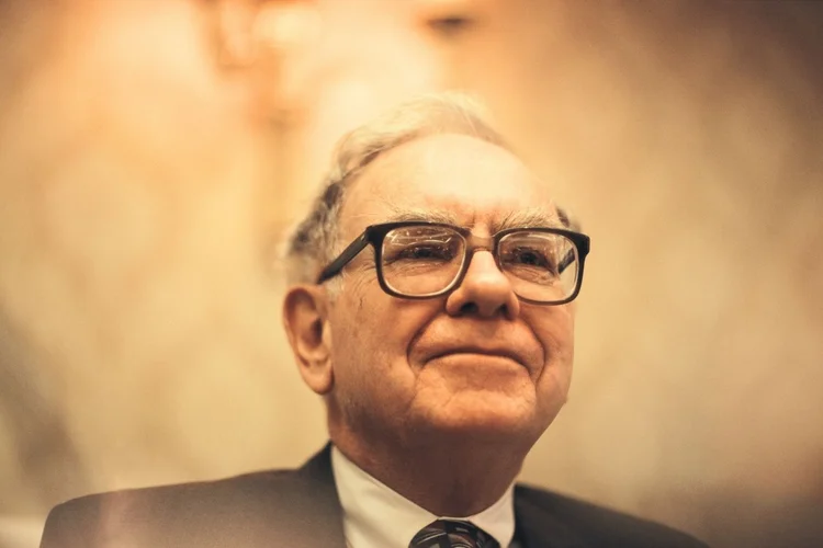 Buffett reduz apostas em Apple e Amazon em último trimestre como CEO