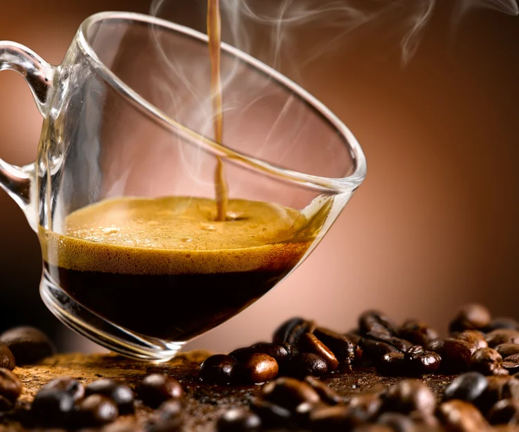 Café proibido: As 4 vezes em que beber a xícara foi crime até de morte