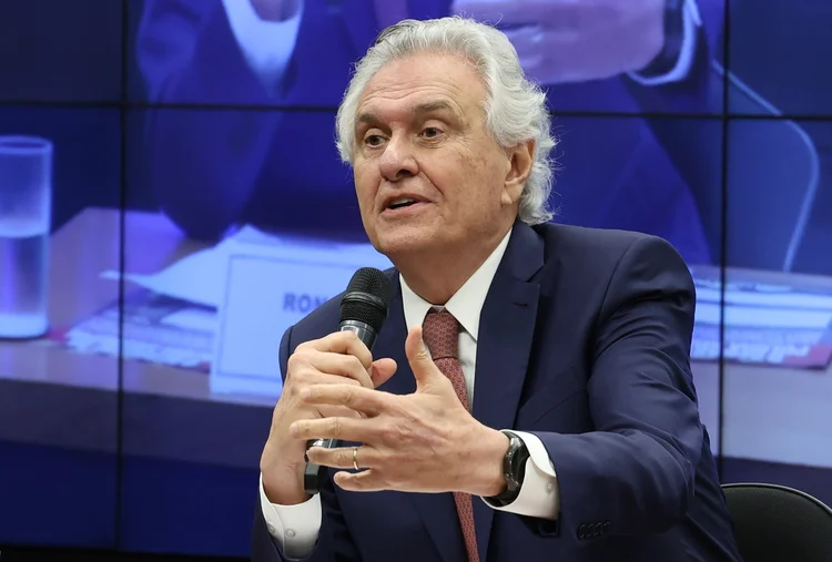 Caiado: Flávio deve responder sobre relação com Vorcaro e financiamento de filme