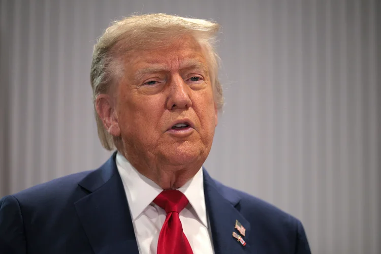 Câmara dos EUA aprova proposta para barrar tarifas de Trump contra o Canadá