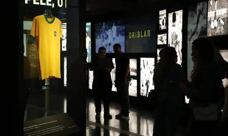 Camisas histórias da Seleção em Copas ganham exposição no Museu do Futebol