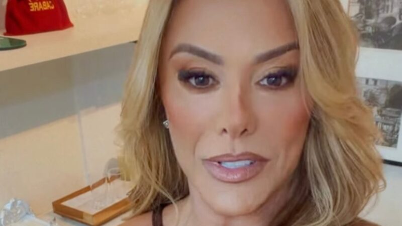 Camisola? Vestido de Poliana Rocha dá o que falar e vira piada: ‘Roupa de dormir’