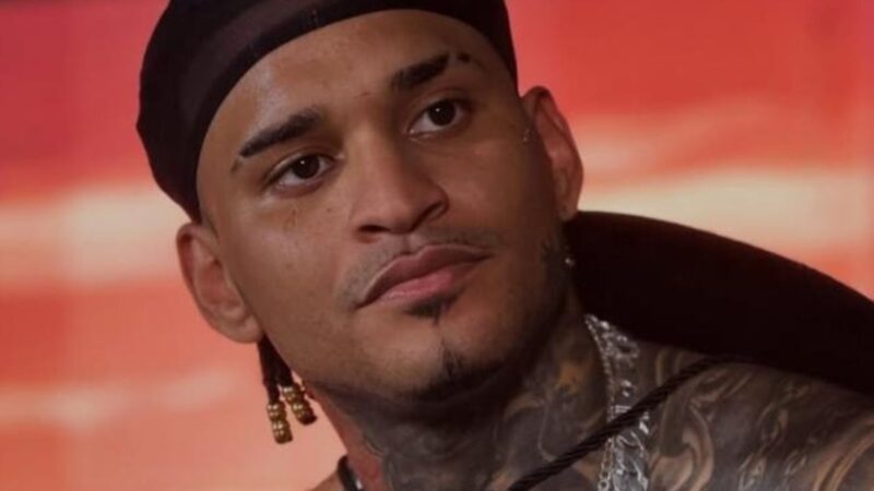 Cantor relata terror após ser perseguido e baleado por criminosos: ‘Me assustei’