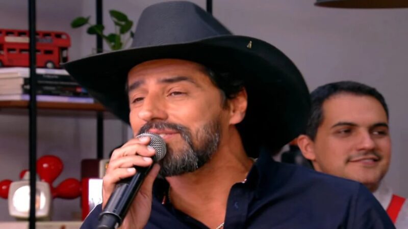 Cantoria de Alberto Cowboy no ‘É de Casa’ vira chacota: ‘Cada segundo fica pior’
