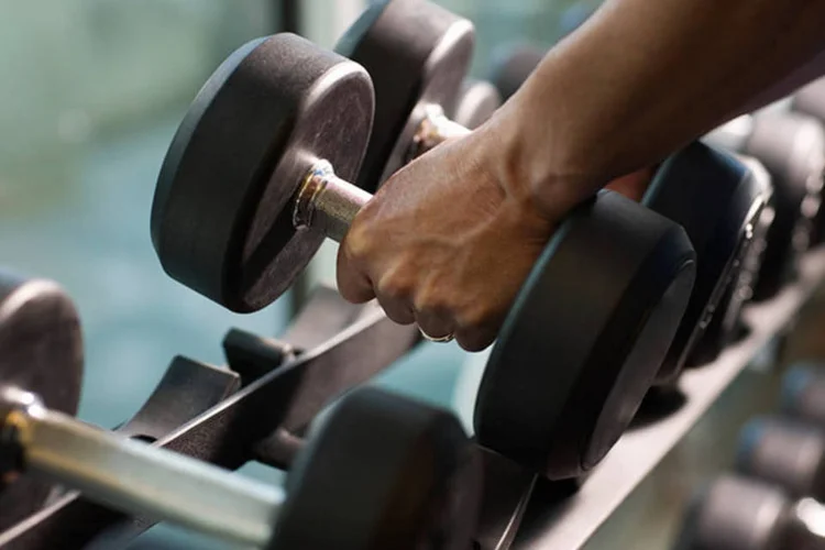 Cardio ou musculação? Ciência revela o melhor treino para viver mais