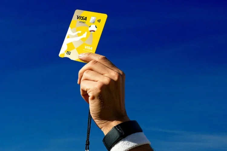 Cartão temático, conteúdo e cashback: a ofensiva da Nomad na Copa do Mundo