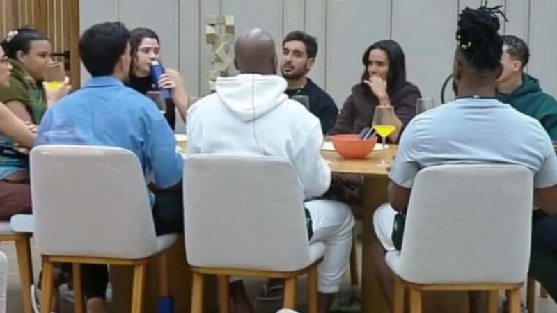 ‘Casa do Patrão’: Oração? Boninho dá bronca nos participantes: ‘Último aviso’