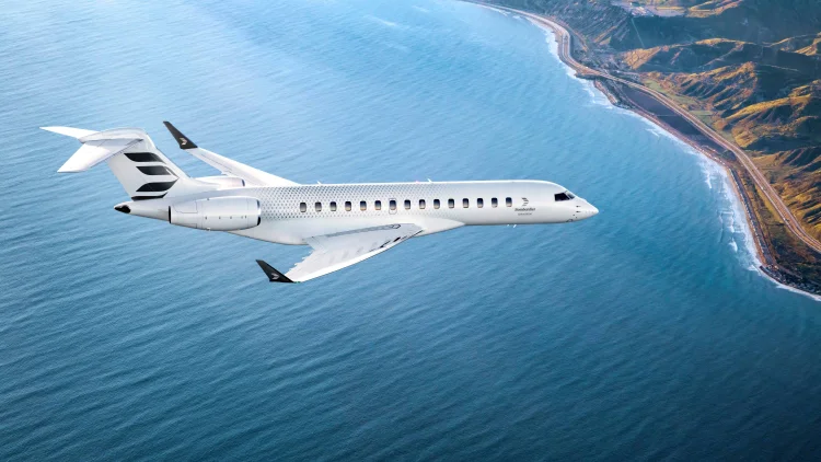 Catarina Aviation Show abre com estreia do jato mais rápido do mundo