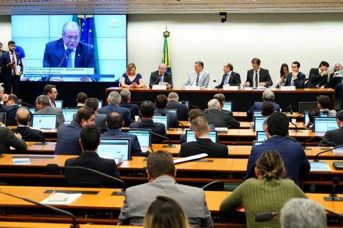 CCJ da Câmara aprova redução da maioridade penal para 16 anos