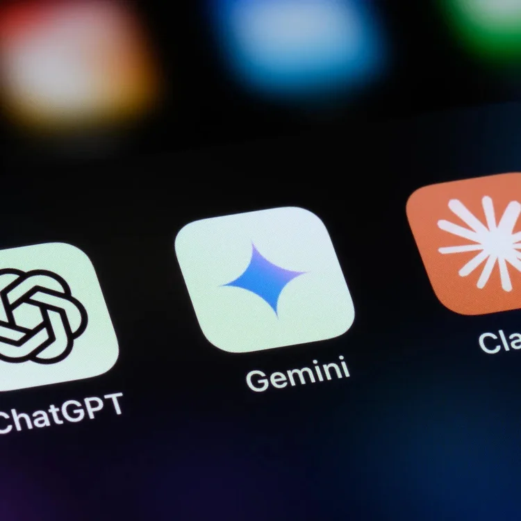 ChatGPT, Gemini ou Claude: qual IA gratuita entrega mais resultado?