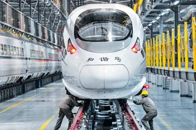 China anuncia cinco novas linhas de trem de alta velocidade em 2026