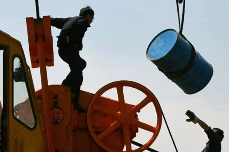 China descobre reservas de petróleo que podem chegar a 100 milhões de toneladas
