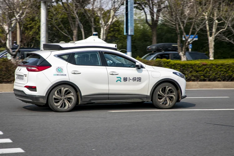 China paralisa emissão de licenças para robotáxis após falha em massa da Baidu