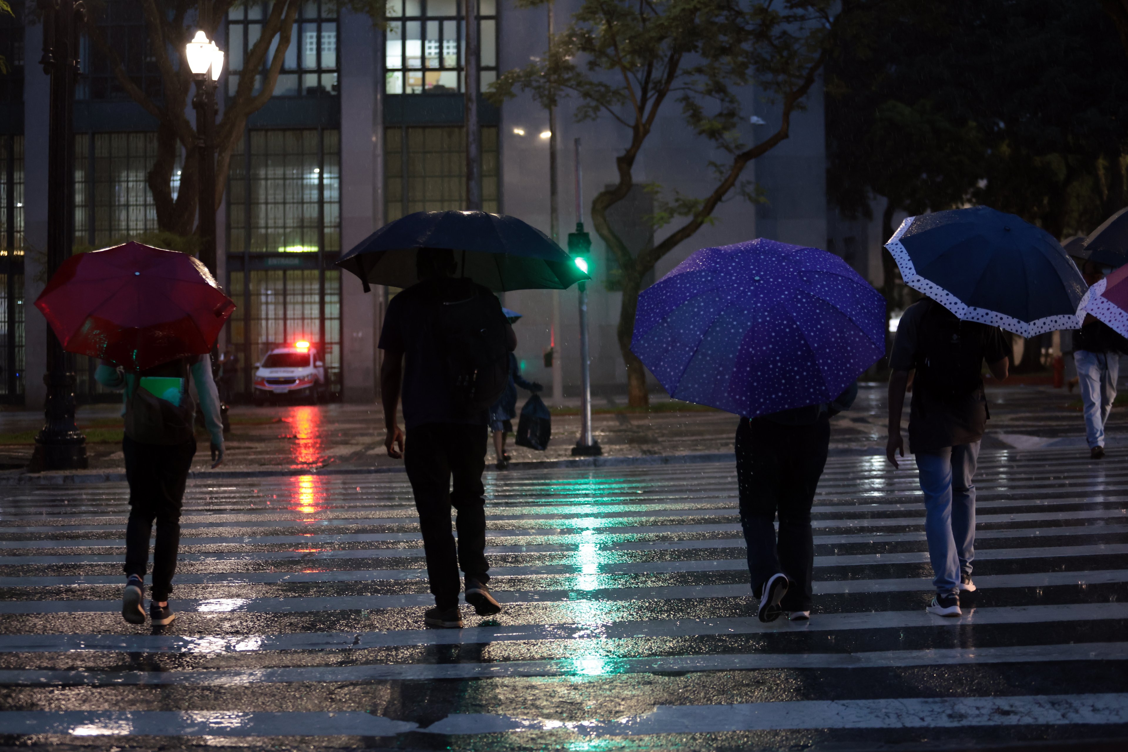 Chuva, trovoadas e instabilidade - a previsão do tempo para o final de semana