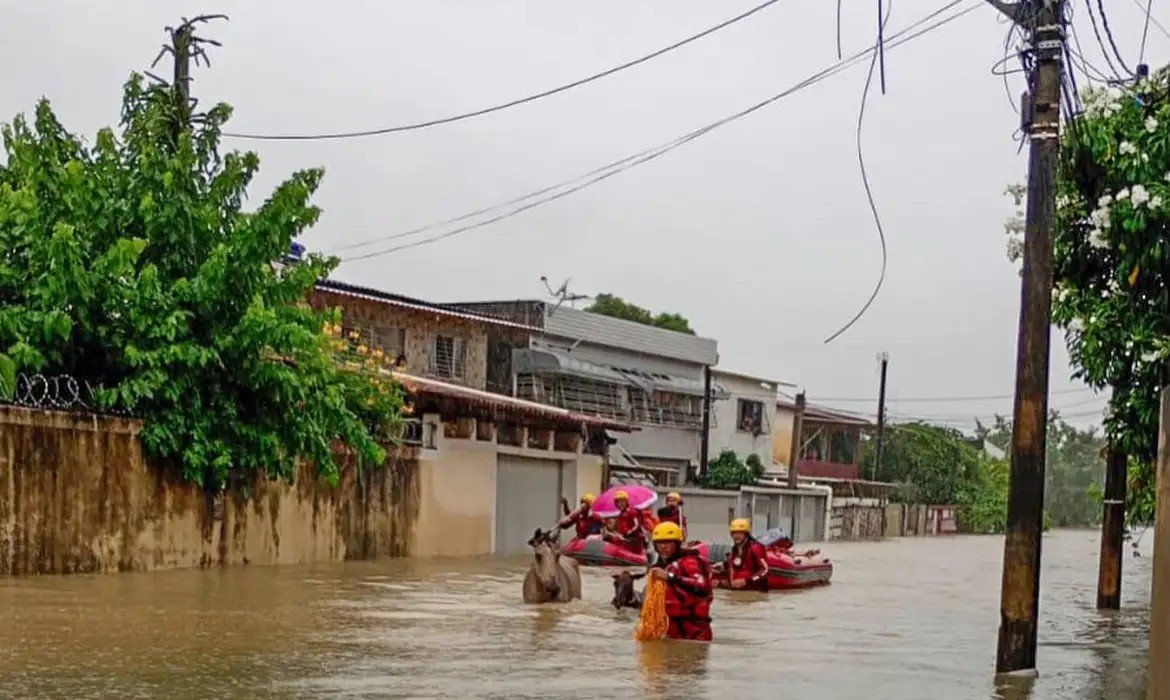 Chuvas deixam mortos e desaparecidos em Pernambuco, Paraíba e Rio Grande do Sul; veja o que se sabe
