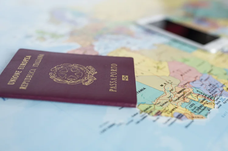 Cidadania italiana: lei muda local do pedido para brasileiros