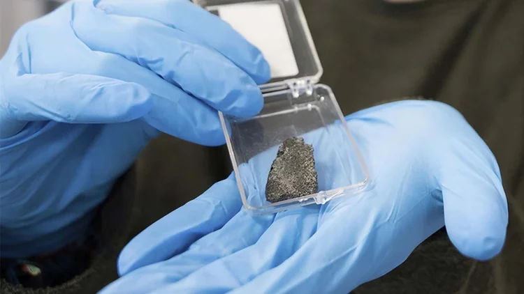 Cientistas descobrem tinta de caneta dentro de meteorito de Marte