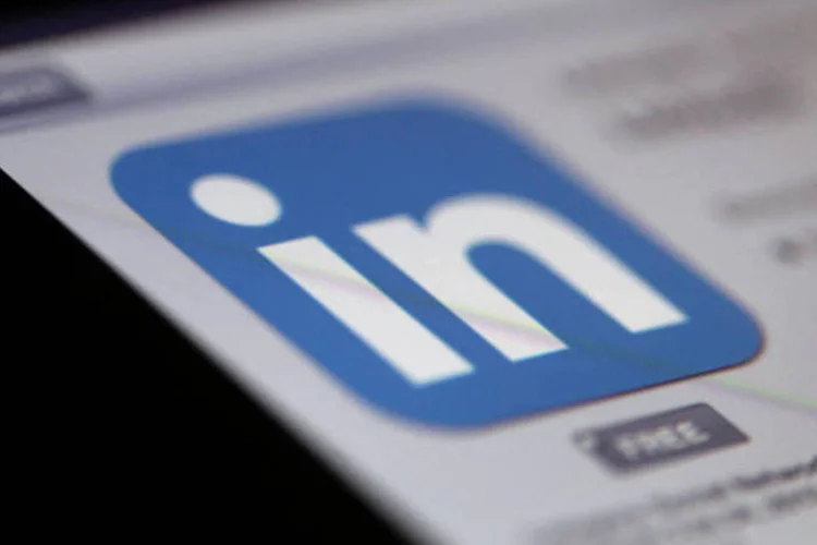 Cinco prompts do ChatGPT que vão otimizar seu perfil do LinkedIn e atrair recrutadores