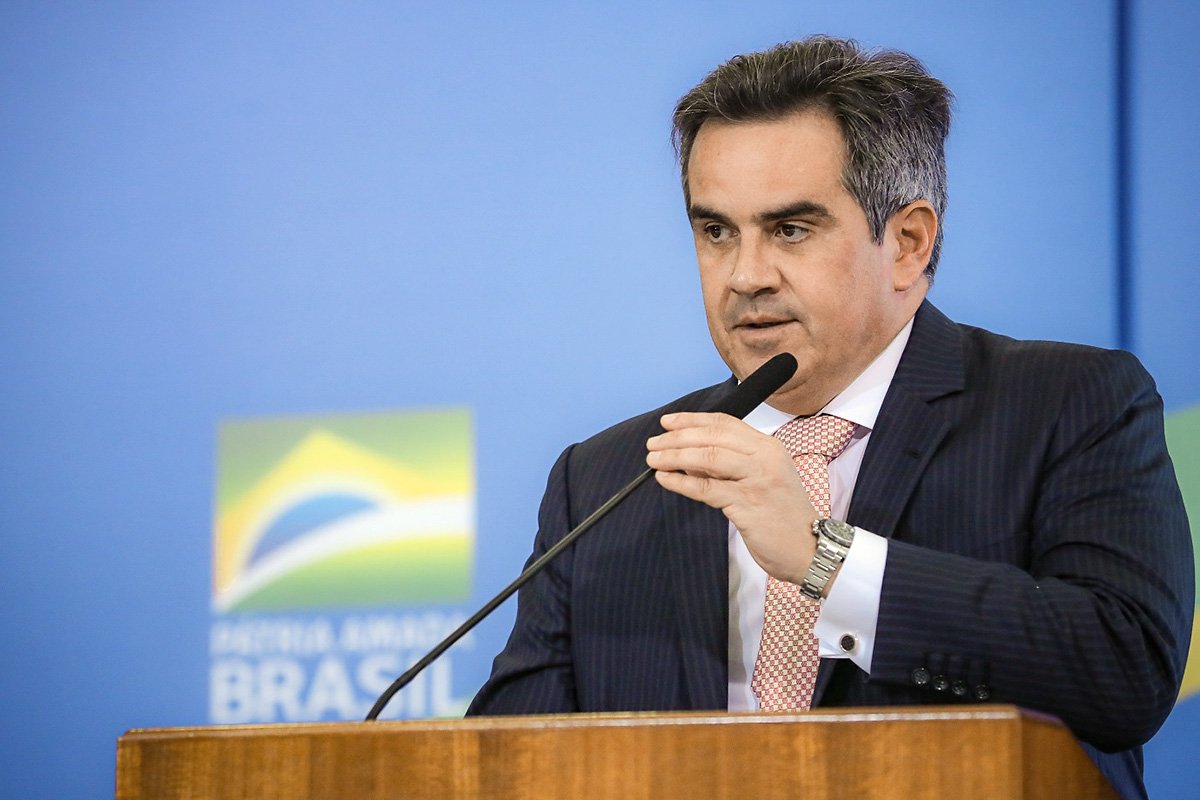 Ciro Nogueira é alvo de buscas em operação sobre caso Master
