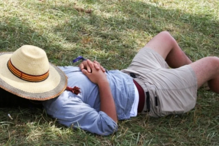 Cochilar à tarde faz mal? Veja o que diz a ciência