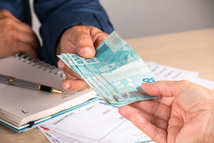 Colocamos o ChatGPT para negociar um aumento de salário — veja o que aconteceu