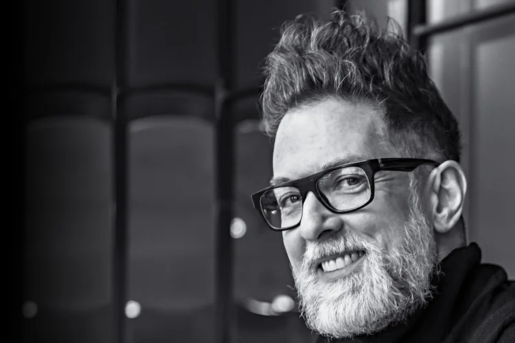 Com a IA, o futuro é semana que vem, diz o estrategista de inovação Neil Redding