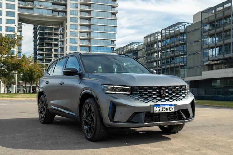 Com alma de Volvo e sotaque coreano, Koleos chega em abril para ser Renault de luxo